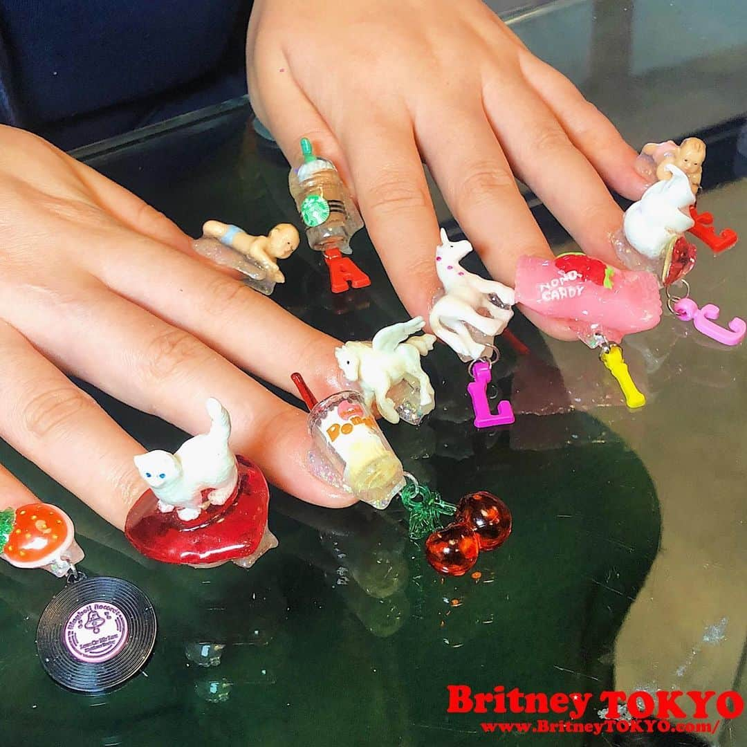 Britney TOKYOさんのインスタグラム写真 - (Britney TOKYOInstagram)「😻❤️🦄🍒🍼 @alicealice916  #nailart #nails #britneytokyo #ネイル」8月30日 11時02分 - britneytokyo