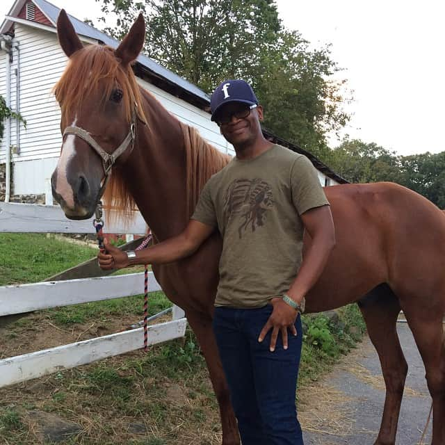 ラリー・ギリアード・Jrさんのインスタグラム写真 - (ラリー・ギリアード・JrInstagram)「Horseback riding with the kids today!!! Think I might start doing this more often! Thank you Lexi @tlexr44wr for introducing us to @thecityranch.inc #summertimefun #horses #horsebackriding #mybmore #2019 @jadon_gilliard @michaela_jolie Wish @michelleparessofficial was with us!!!! 🏇🏾🏇🏾🏇🏾🏇🏾Hey @the_decorating__queen guess what my horse’s name is...”HOLLYWOOD!” Fitting! Lol! @filipacchi_co」8月30日 12時05分 - thereallgjr