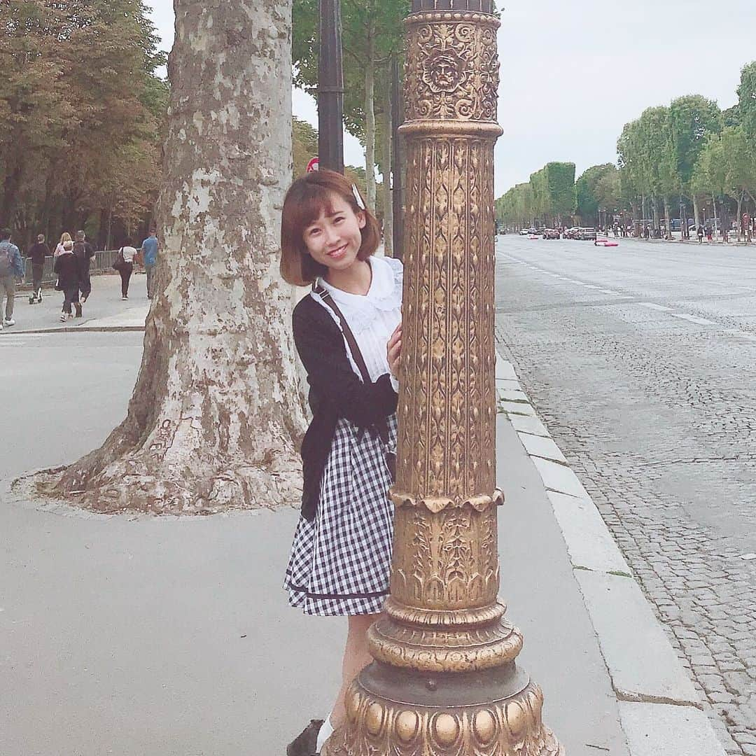 桜愛美さんのインスタグラム写真 - (桜愛美Instagram)「ひょっこりはん💓 #model #paris」8月30日 11時54分 - manami_guitars