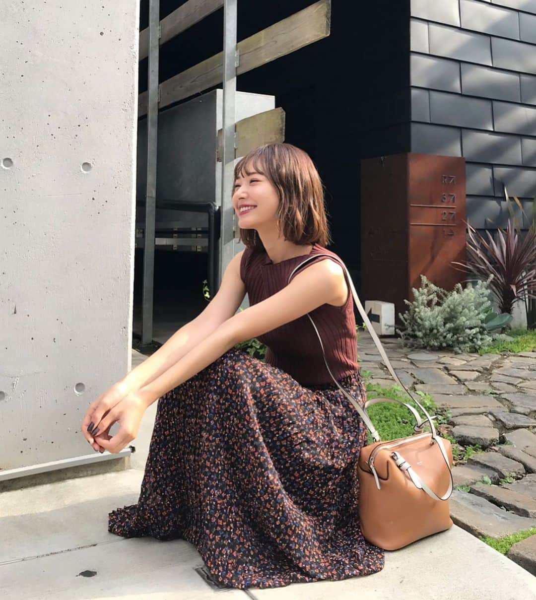 西川瑞希（みずきてぃ）さんのインスタグラム写真 - (西川瑞希（みずきてぃ）Instagram)「秋冬になるとプリーツスカートがとても活躍する❤︎、Tシャツ、トレーナー、ニット、何に合わせても可愛いく着れてだいすき🌼冬になったら大きめシルエットのゆる〜い、たぽ〜っとしたニットとも着たいなぁ✨ . あっ☺︎あと…9月頭前半あたりにお知らせあるので楽しみにしててね❣️ . @cheriemona_official #cheriemona #プリーツスカート #小花柄 #花柄スカート #秋色」8月30日 12時35分 - mizuki_nishikawa_