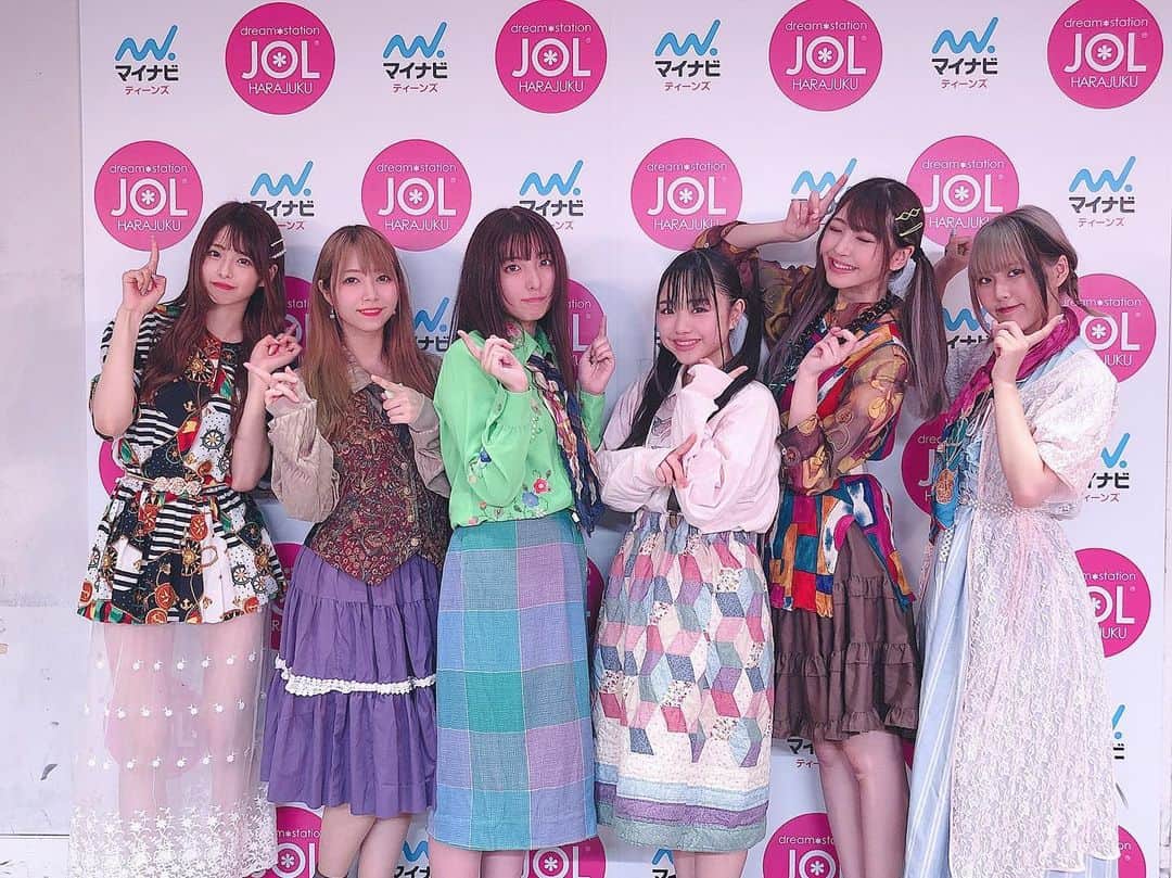 川崎ひかるのインスタグラム：「新衣装💞💊 #われらがプワプワプーワプワ #われプワ」