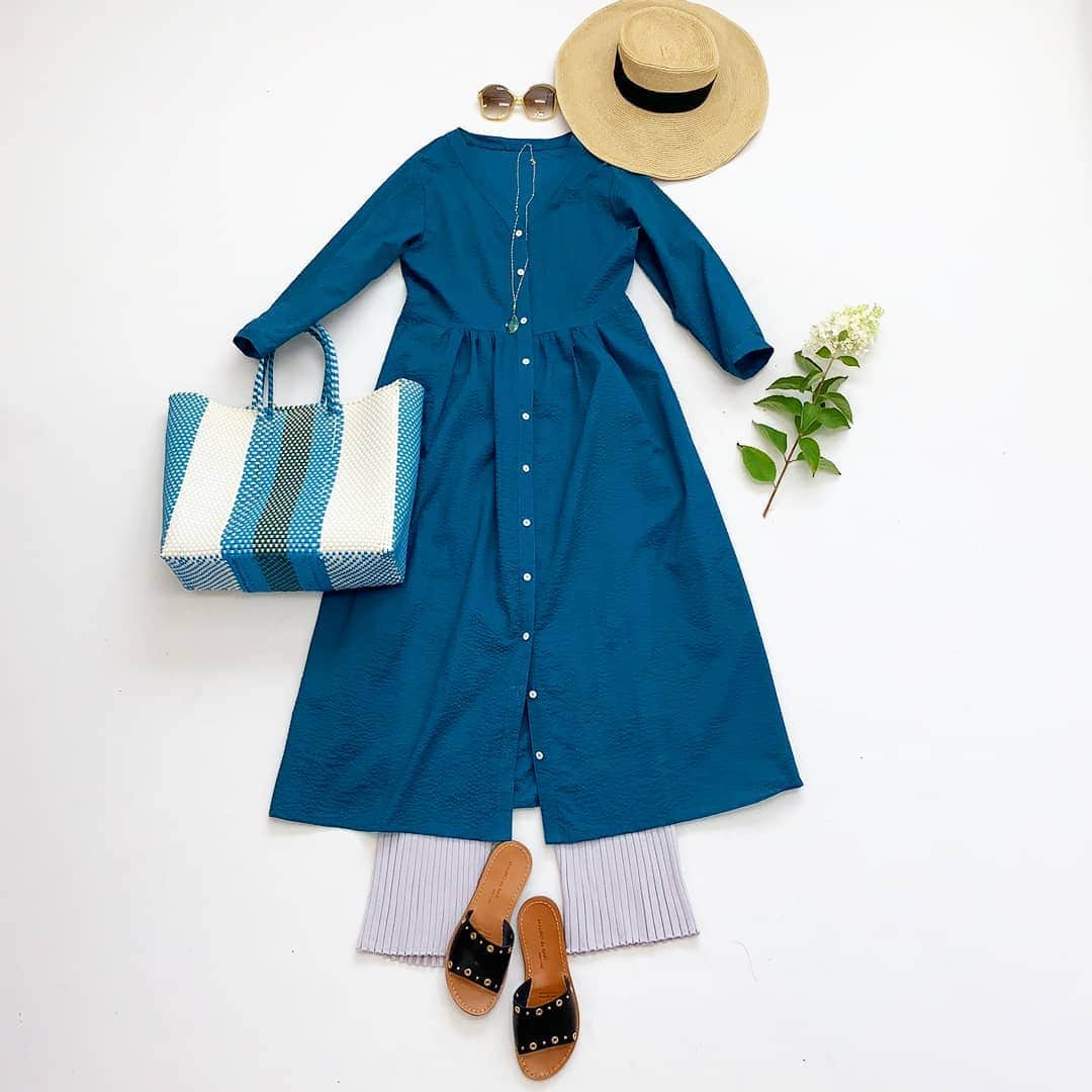 のインスタグラム：「残暑、初秋に🍃 対応したワンピース👗 出来ました😊 シーズンレスで 着こなせ エレガントにも カジュアルにも 楽しめます✨【784】 ・ ・ #sewing #手作り #型紙　#ハンドメイド大人服#クルールパターンファブリック#洋裁#シンプルコーデ#instafashion#ファッション#coordinate #code#今日コーデ#handmadeclothes #mamacoordinate #ママコーデ #instasewing#handmadewardrobe #置き画#置き画くら部」