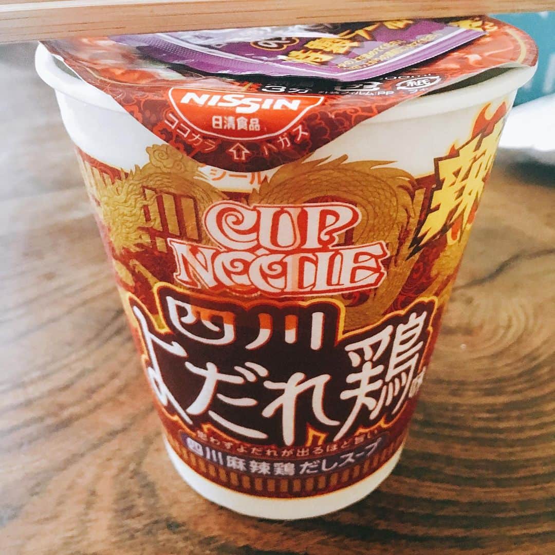 のインスタグラム：「鶏感がやや薄めなような。インスタで見たようにセブンのよだれ鶏載せて食べるべきだったか。」