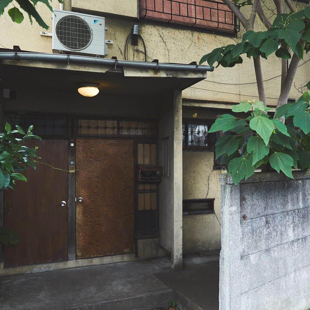 東京メトロ/Find my Tokyo.さんのインスタグラム写真 - (東京メトロ/Find my Tokyo.Instagram)「【challenge545】住宅街の“最恐”お化け屋敷に行こう！ 方南町で外せないスポットといえば、ここ「オバケン」。なんと、住宅街のど真ん中にあるお化け屋敷なんです。集合場所の設定からストーリーが始まっているので、住所は内緒！ですが、街中で体験できる最恐お化け屋敷として大人気のスポットです。あつ〜い夏に、背筋がゾゾッと寒くなるようなホラー体験を試してみてはいかがでしょうか。  #findmytokyo #方南町 #オバケン #住宅街ど真ん中お化け屋敷 #ホラープランナー  #なんでこんなところにお化け屋敷が #絶叫注意報 #きゃあああああ」8月30日 13時32分 - challenge_find_my_tokyo