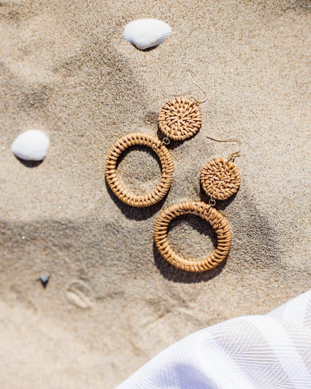 ロドリゴ ニューヨーク バイ ロドリゴ オタズさんのインスタグラム写真 - (ロドリゴ ニューヨーク バイ ロドリゴ オタズInstagram)「These sunshines are beautiful to combine with your beach look! 💖 ⁠ #otazu #rodrigootazu #otazujewelry #myjewelry #designjewelry #byhelena」8月30日 14時10分 - otazujewelry