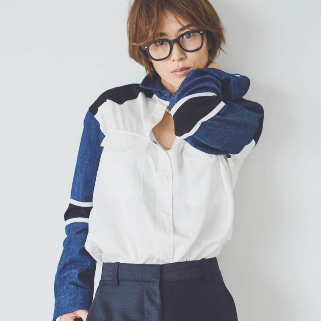 畑野ひろ子のインスタグラム：「今日の撮影は @mimollet ×@levis_japan 👖 photographer  鈴木新 stylist 斉藤美恵 hairmake @yukakomorino  9月中旬から配信です。」