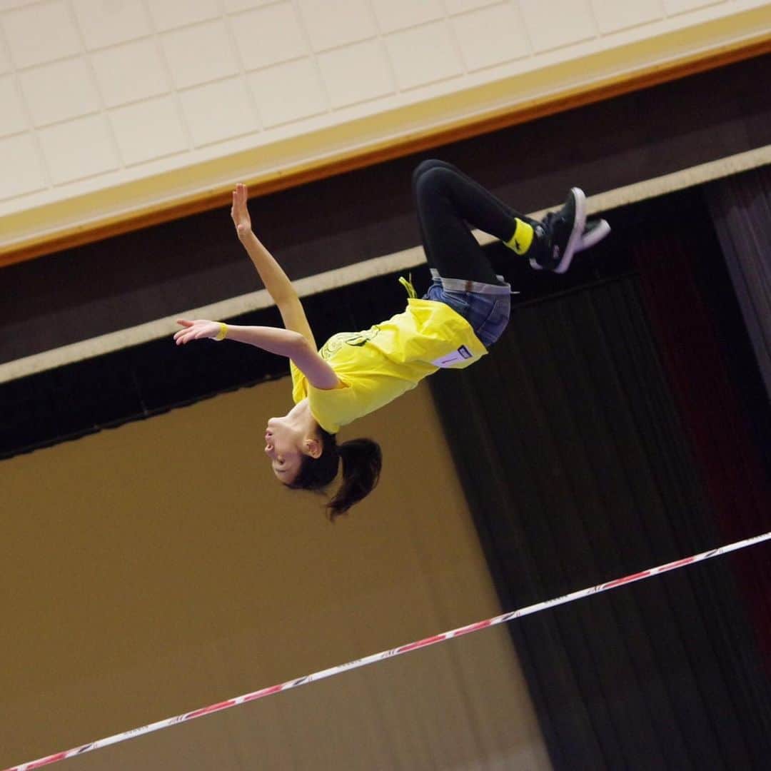 福田恭巳のインスタグラム：「GIBBON CUP 2019 in Yamanashi I finished 4th💪  @gibbonslacklines  @karadafactory  @champion_japan  #champion #cpfu #championjp  #スラックライン #slackline #slacklife #yukimi #ママアスリート #産後スラックライン #体幹 #バランス #姿勢改善 #ヨガ #yoga #ピラティス #スラックライン動画 #gibbonslacklines」