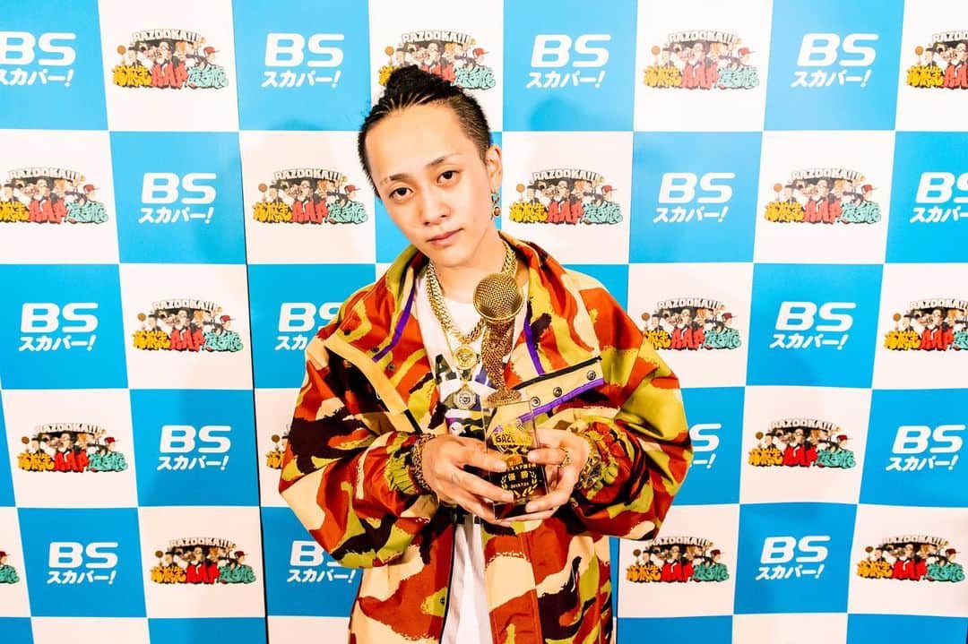 BSスカパー「BAZOOKA!!!」のインスタグラム：「【PHOTO GALLERY】  2019年8月12日放送 BAZOOKA!!!#263 『第16回高校生RAP選手権 令和元年スペシャルトーナメント』 画像：(c)BAZOOKA!!! #BAZOOKA  #スカパー  #BSスカパー」