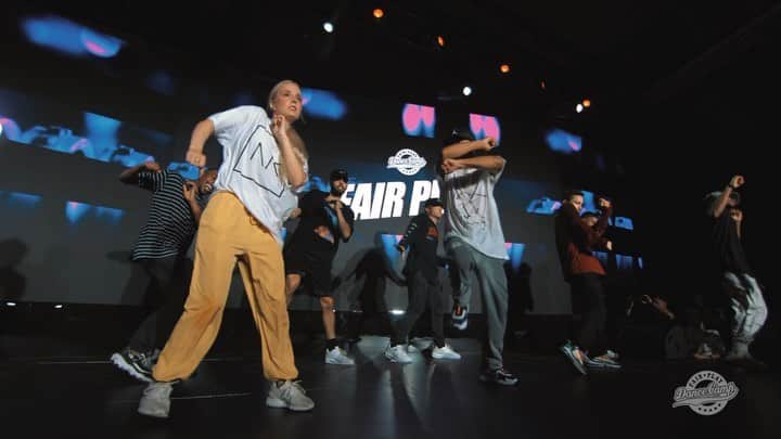 Nika Kljunのインスタグラム：「Representing women power second year in a row 🐝 @fairplaydancecamp #lylebenigachoreography . What a vibeee! Lyle, you truly never disappoint 👑 I’ve been taking his classes since I was a teenager and damn, he’s still on fire just like 15 years ago. So much respect and love for your art ✊ . Absolutely loved dancing with all of these choreographers and Lyle. My fav part of @fairplaydancecamp every year 🎇 Love u all friends! . Choreography: #lylebeniga Dancers: @seanlew @dylanmayoral @kenzoalvares @dukiofficial_ @jakekodish @crumpitize_me @shaylatukolan @nikakljun @lylebeniga Song: money in the grave by #drake . #fairplaydancecamp #polandvibes #teamawesome #welovedancing #freshness #ilovewhatwedo #drake #moneyinthegrave #dancevideo」