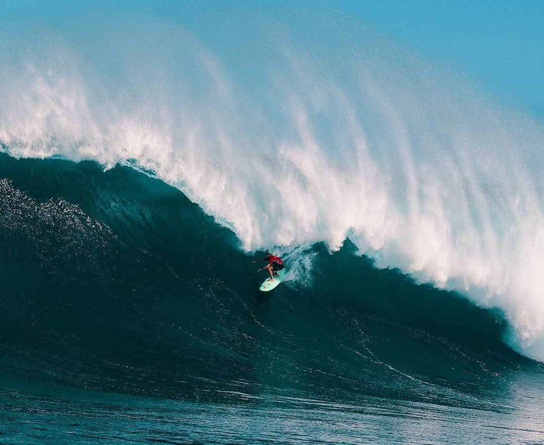 surflineさんのインスタグラム写真 - (surflineInstagram)「Breaking: Maverick's Challenge was just cancelled, Nazare is gonna be a Tow-In event, and the Peahi Challenge will determine this year’s WSL Big Wave World Champ. Oh, there’s a possible rebel big-wave tour in the works. Head to the site for the full story.」8月31日 2時32分 - surfline