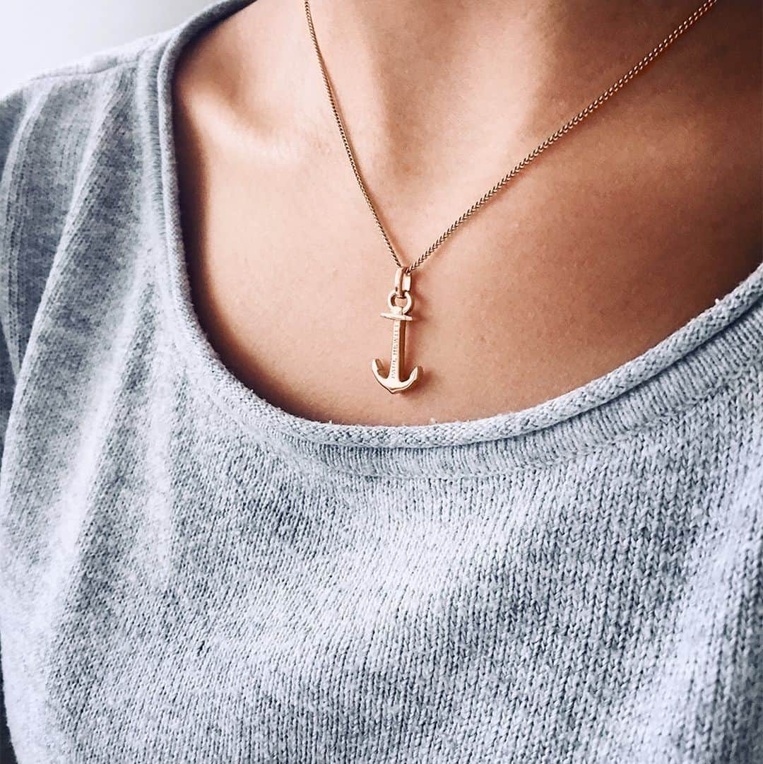 PAUL HEWITTさんのインスタグラム写真 - (PAUL HEWITTInstagram)「Never leave home without you anchor. ⚓️ (photo @kathi_steindl) #getAnchored #paulhewitt #anchorspirit __ #jewellery #necklace #anchor #maritime #rosegold #instajewellery #instaaccessory #womensbest #womensnecklace」8月31日 1時03分 - paul_hewitt