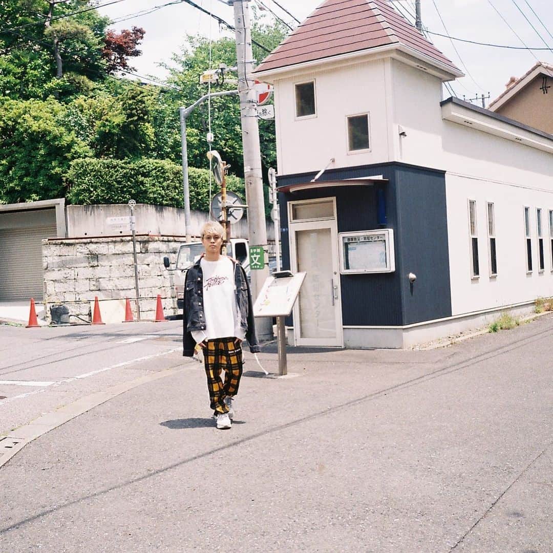 財部亮治さんのインスタグラム写真 - (財部亮治Instagram)「謎の建物とわしとディギー」8月31日 0時57分 - ryojitakarabe