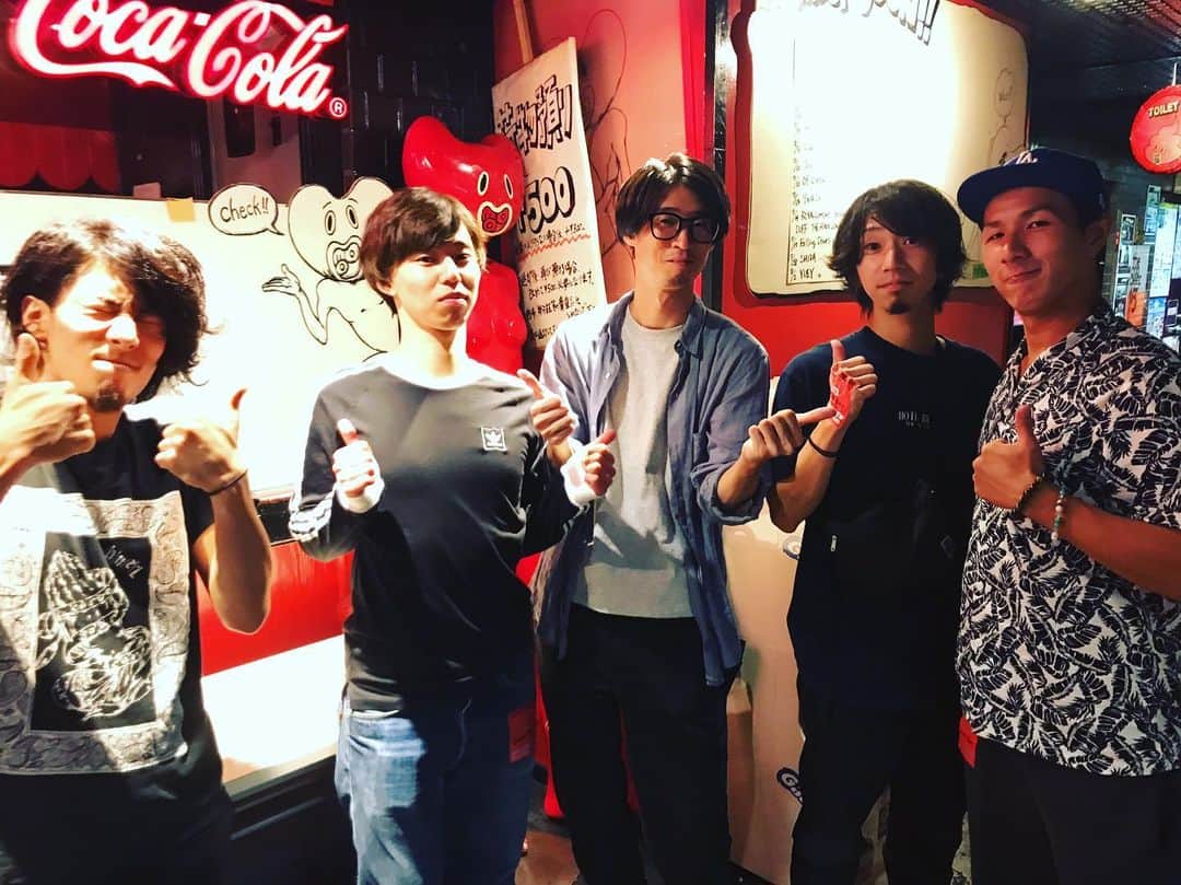 米田貴紀のインスタグラム：「以前ラジダンで紹介させてもらったDrive Boyのライブを観に京都ＭＯＪＯへ💨  カッコよかったです。Wachowskiは特にアガリましたね👍 あと、おーたけ君のギターソロの時の顔で弾く感じも良かったです！ストラトも相まって良かったです！  #DriveBoy #京都ＭＯＪＯ #夜の本気ダンス」