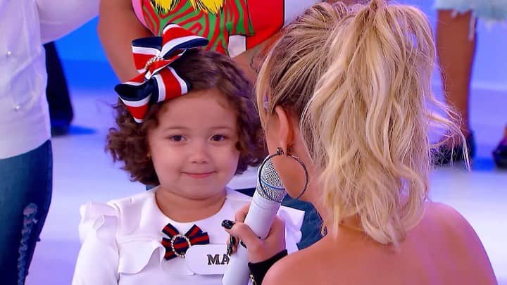 Eliana Michaelichin Bezerraのインスタグラム：「Quer diversão? Então olha o que vai rolar em nosso programa deste domingo... #programaeliana10anos #famososdainternet #eliana」