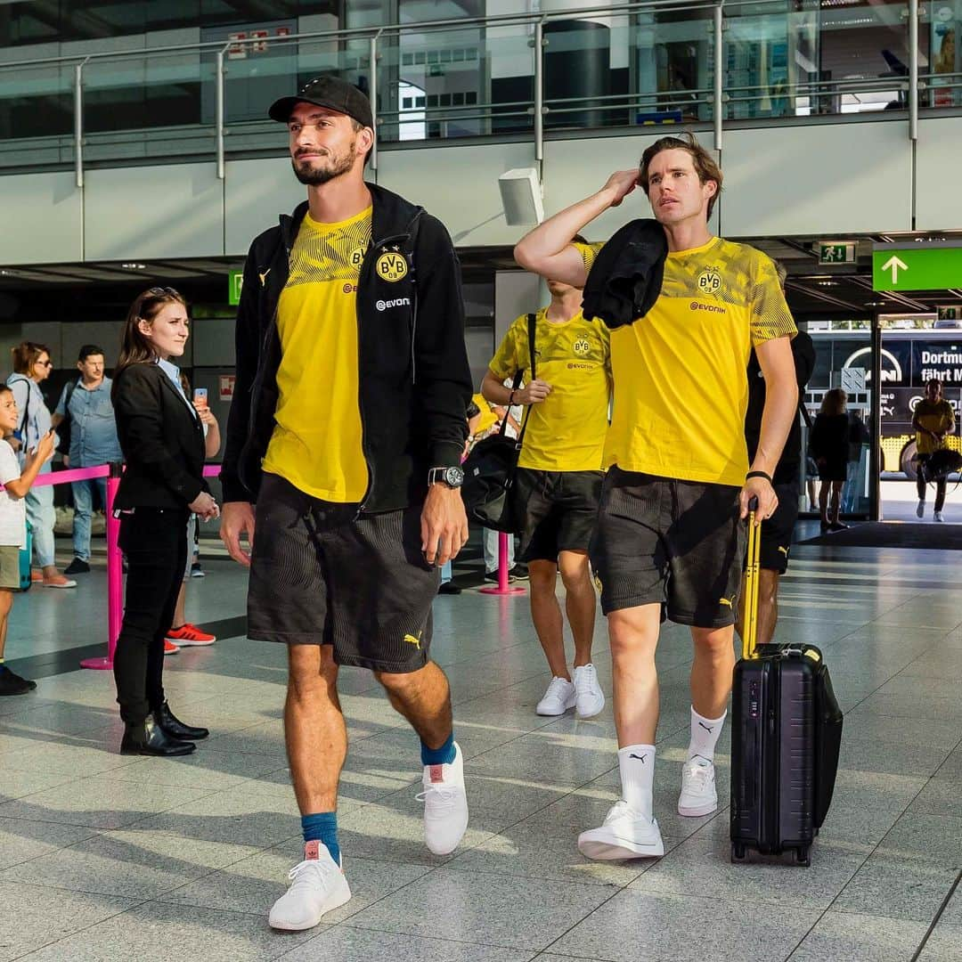 ボルシア・ドルトムントさんのインスタグラム写真 - (ボルシア・ドルトムントInstagram)「✈️ Next stop: Berlin! Are you already looking forward to #FCUBVB?! 🤔  #borussiadortmund #bvb09 #bvb #bundesliga #hummels #hitz #sancho #brandt #götze #💛」8月31日 1時21分 - bvb09