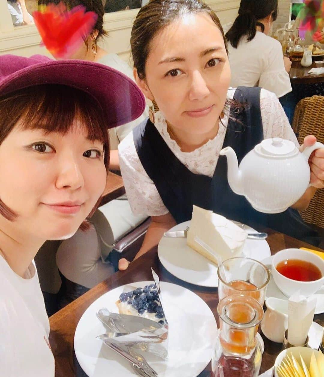 大湯みほさんのインスタグラム写真 - (大湯みほInstagram)「………… Today is Deekoi date👭🎂💚💛💗🧡✨ ・ Nonstop talking and rough 😍 Very enjoy hertful time☕️💟 She is happy interesting girl❣️See you soon🙋‍♀️」8月31日 1時20分 - nukazukemiho0320