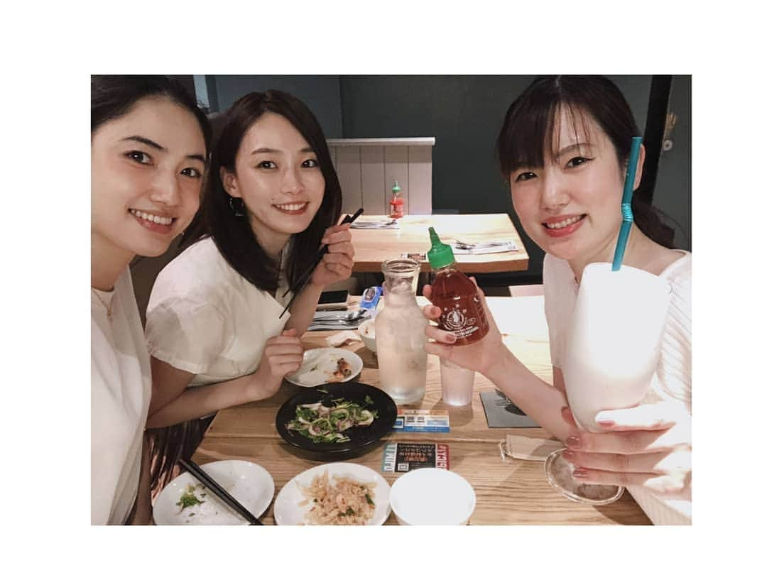 本田珠規さんのインスタグラム写真 - (本田珠規Instagram)「ゆかちゃん&さっちゃん . 美人姉妹に会えた夜🌃😉 . . 映えなスイーツを食べてみた！ (たまたま入ったお店😂) . #スイーツ#sweets  #カフェ#女子会#新宿カフェ#ワイヤードボンボン #ヴィーガンスイーツ#ヴィーガンカフェ #綿菓子 #美人姉妹 #可愛い妹」8月31日 1時23分 - tamaki_honda_oscar