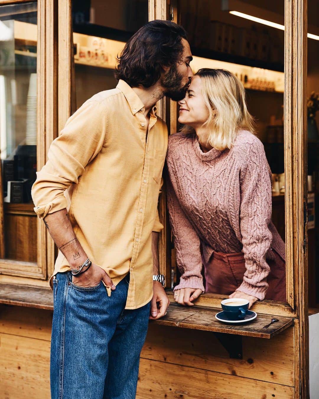 NICOLAS SIMOESのインスタグラム：「Stolen moments captured during our latest @gant campaign together ❤️ #Gant #FrenchCouple @nicoetcoco ✨」