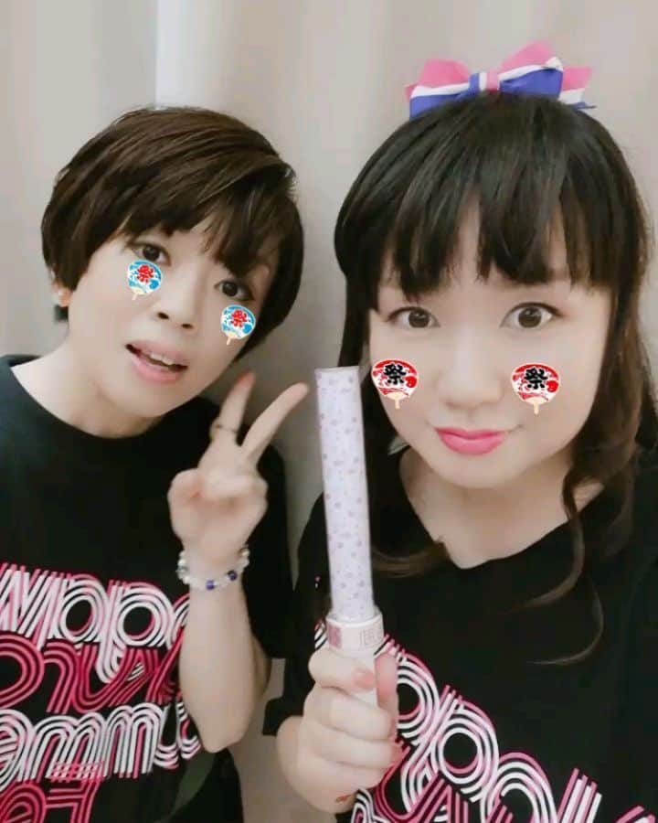 のインスタグラム：「2019.8.25 #みんなと一緒におもしろ動画♪ #ふっしーと♡ #ふしだりほ　ちゃん #お祭りスタンプ♡ #今年も撮りました☆ #さくら用サイリウム #さくにゃんはピンク色♡ #野川さくらライブイベント〜AKIBAでさくらと夏祭り 2019〜 #さくにゃんと夏祭り2019 #さくにゃんと夏祭り #秋葉原CLUBGOODMAN #ライブ #イベント #声優 #さくらClub #にゃんスタグラム #野川さくら #さくにゃん #野川さくらのチョコレートたいむ #野川さくらのチョコレートたいむ第30回目」