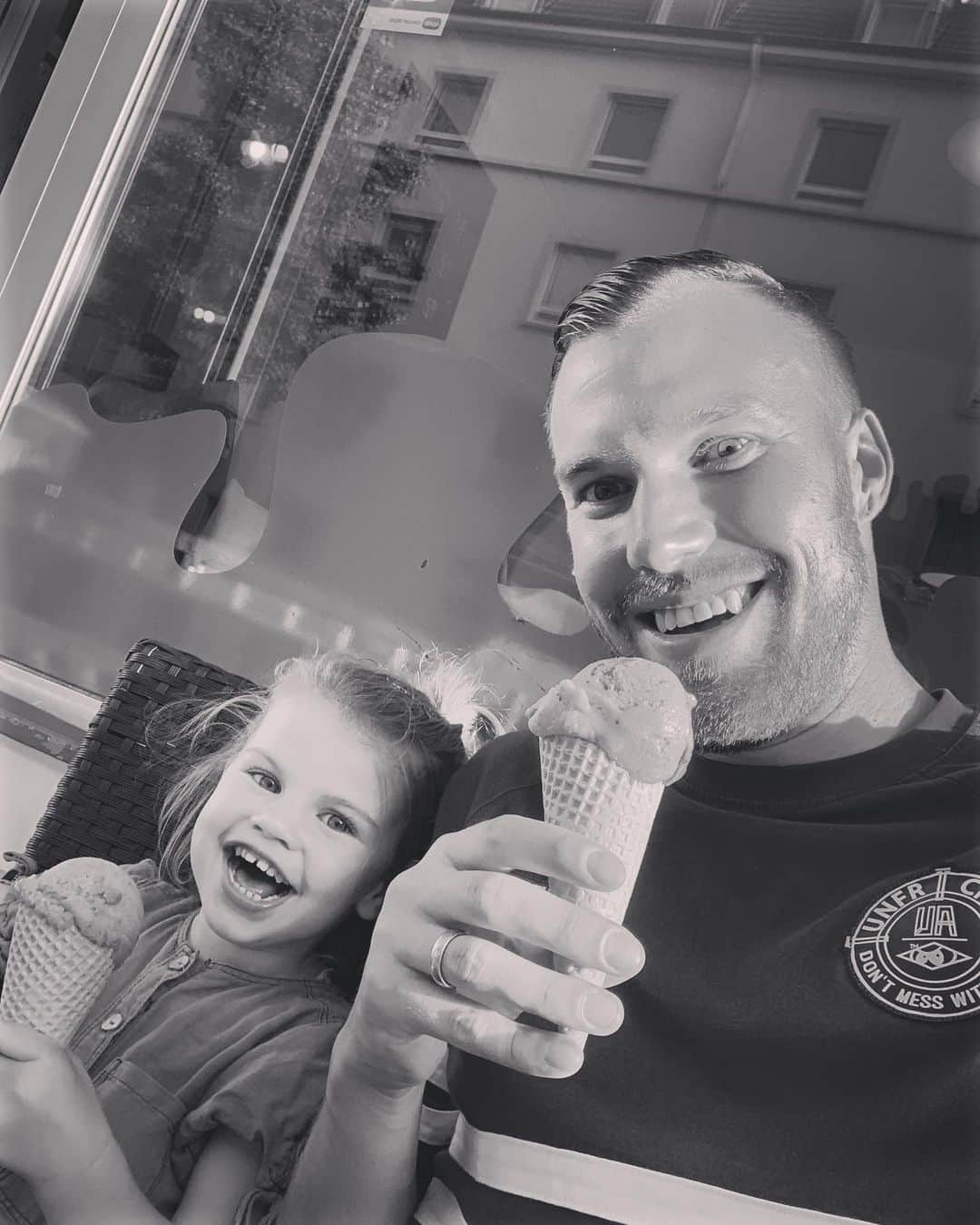 ケヴィン・グロスクロイツのインスタグラム：「❤️🍦 #team」