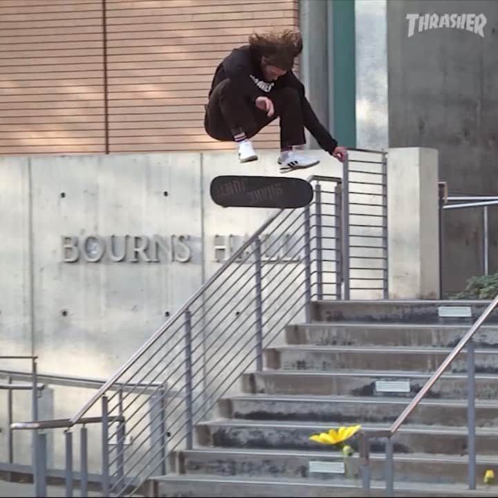 スラッシャーのインスタグラム：「👉🏽 @johndilo’s ‘Welcome to @almostskateboards’ part is now playing in the Thrasher app 📲 Filmed by @steaktage」