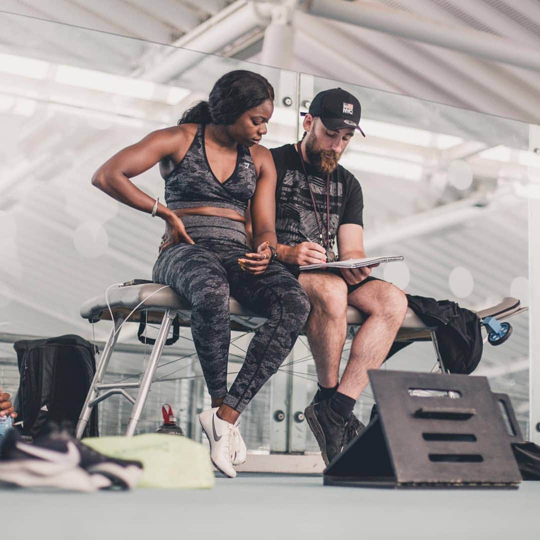 アシャ・フィリップのインスタグラム：「Just because you're experienced at something, doesn't mean you stop learning @phdnutritionuk 📝 📝 #PerformSmart #GrowthMindset #Learning」