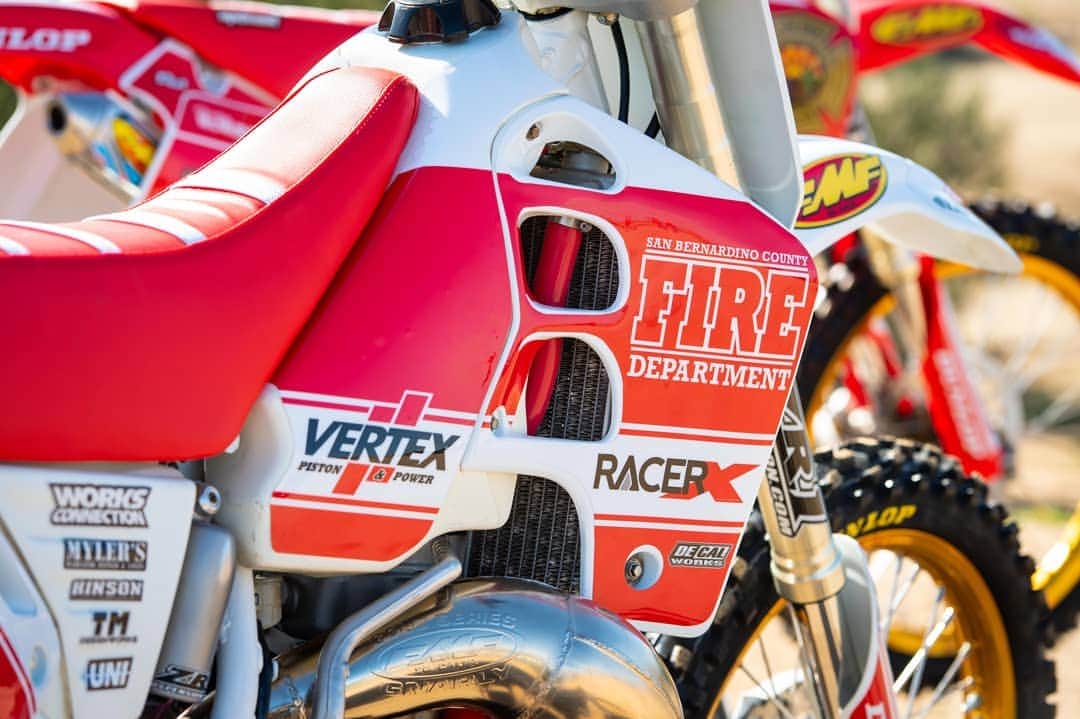 Racer X Onlineさんのインスタグラム写真 - (Racer X OnlineInstagram)「Like this sweet Honda CR500 @davidpingree101 rode earlier this week in our latest bike build? Well you're in luck—the bike is being auctioned off through @road2recovery. For more information on the auction, click the link in our bio. The auction will end at 6 a.m. EST on September 4, so make sure to get your bid in now! Photos by @cudby」8月31日 2時10分 - racerxonline