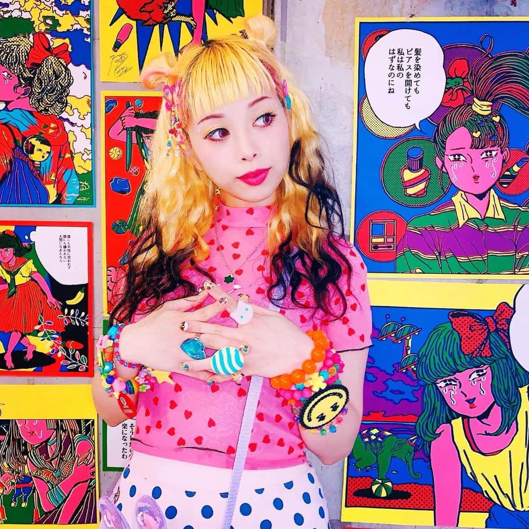 のインスタグラム：「🤡📱👂 #原田ちあきコラボカフェ #kawaii #colorful #アメ村 #心斎橋カフェ #スピンズ」
