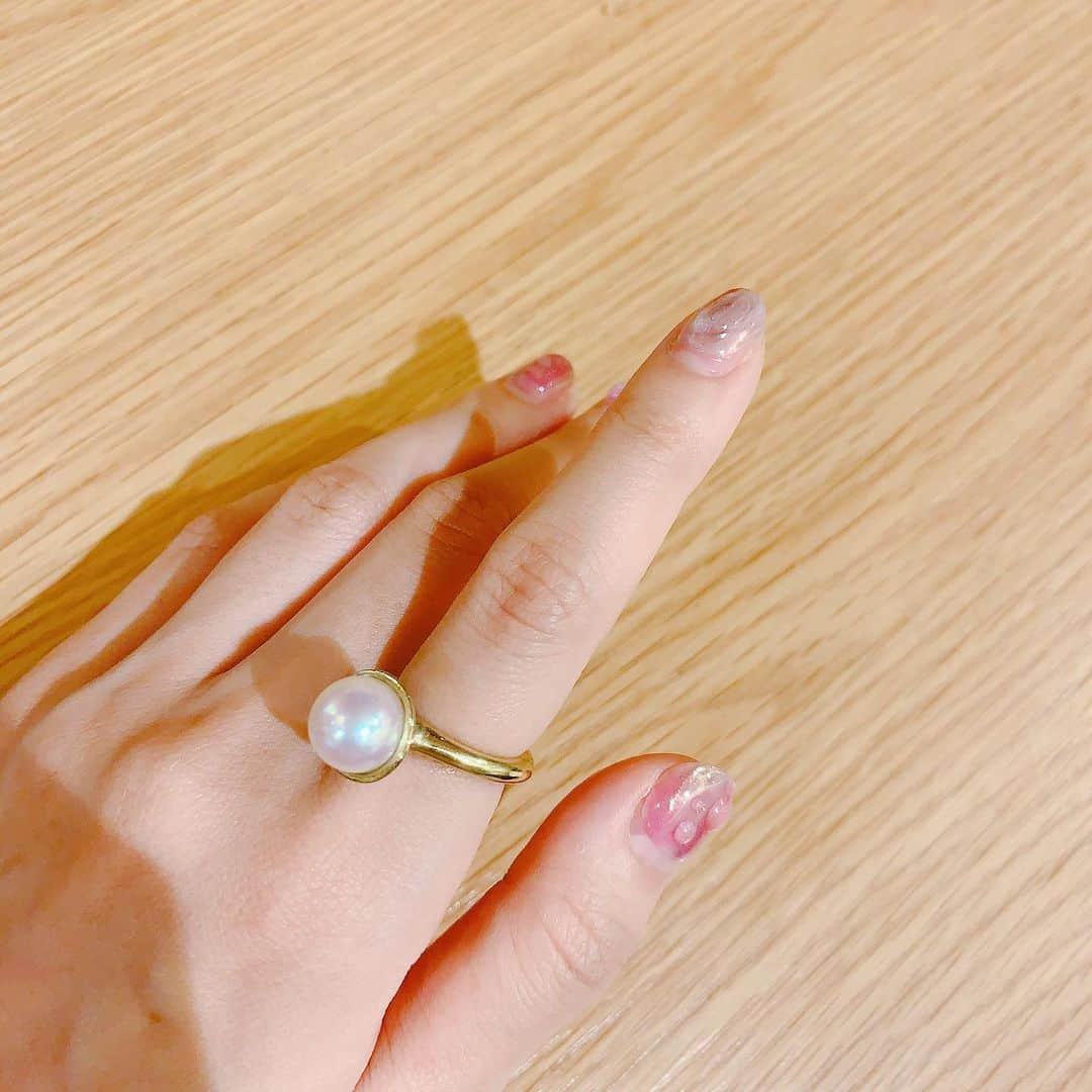 槙田紗子さんのインスタグラム写真 - (槙田紗子Instagram)「母が彫金して指輪を作ってくれた💍 おっきいパール可愛い☺︎ 大切にします☺︎ . . #ring #pearl」8月30日 17時53分 - saco_makita