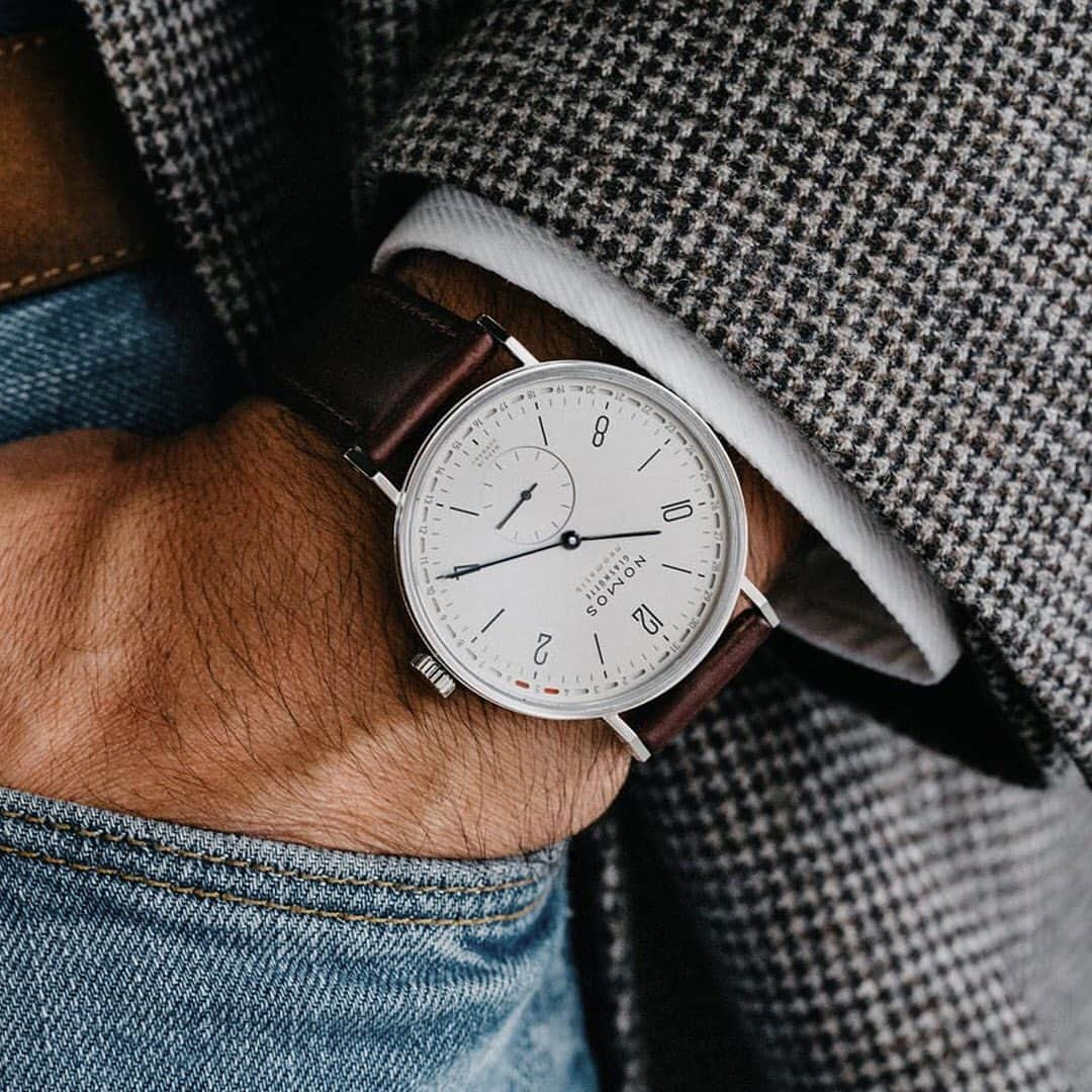 ノモスさんのインスタグラム写真 - (ノモスInstagram)「Fashion Friday—with Tangente Update. It doesn't get more stylish than this! Thanks to @horoduo for the inspiration.  #nomos #nomostangente #watch #watches #dresswatch #fashionfriday #watchesofinstagram #watchfam #watchmania #watchuseek #womw #wristshot #clock #horology #timepiece #timepieces」8月30日 18時00分 - nomos_glashuette