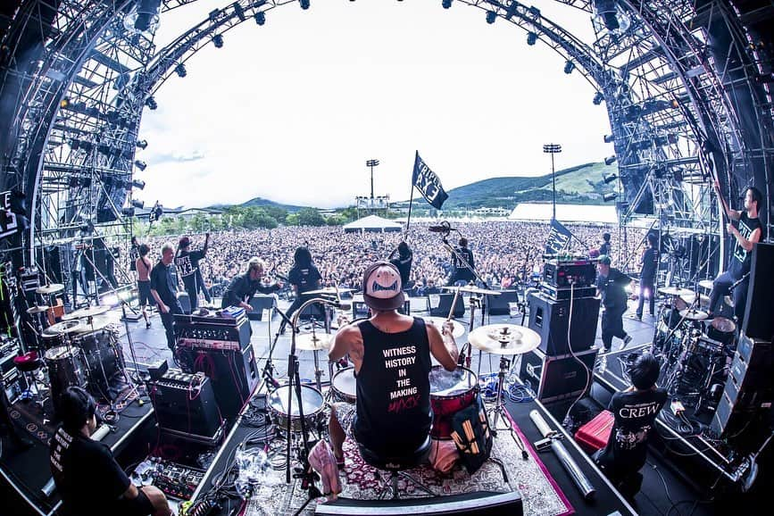 MAH さんのインスタグラム写真 - (MAH Instagram)「TRIPLE AXE TAKEOVER at SWEET LOVE SHOWER 2019.  #SiM #coldrain #HEYSMITH #TAT2019  #ラブシャ #ウラブシャ  Photo @hayachinphoto」8月30日 18時15分 - mahfromsim