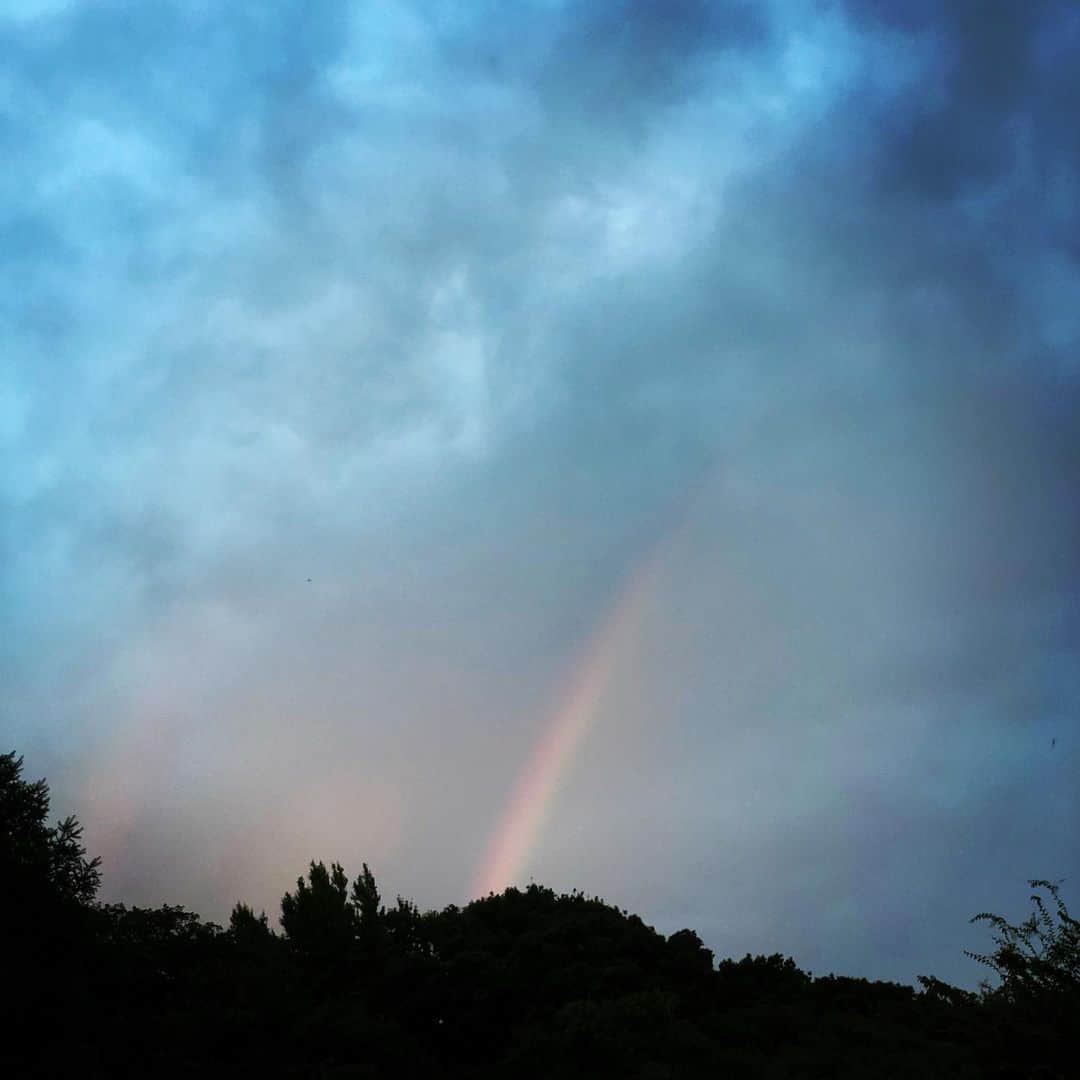 純名里沙さんのインスタグラム写真 - (純名里沙Instagram)「一瞬の出来事。。✨ ・ #虹 #rainbow  #夕空 #あっという間に #消えちゃった  #二重なのかな」8月30日 18時31分 - risajunna3158