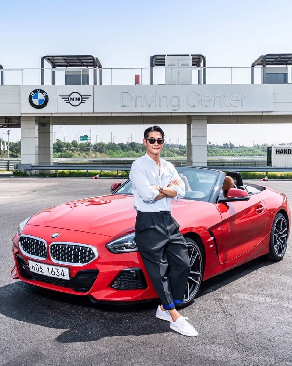 ペ・ジョンナムさんのインスタグラム写真 - (ペ・ジョンナムInstagram)「BMW Z4 😊❤️📸🏎🏎🏎 @bmw_korea」8月30日 18時23分 - jungnam_bae