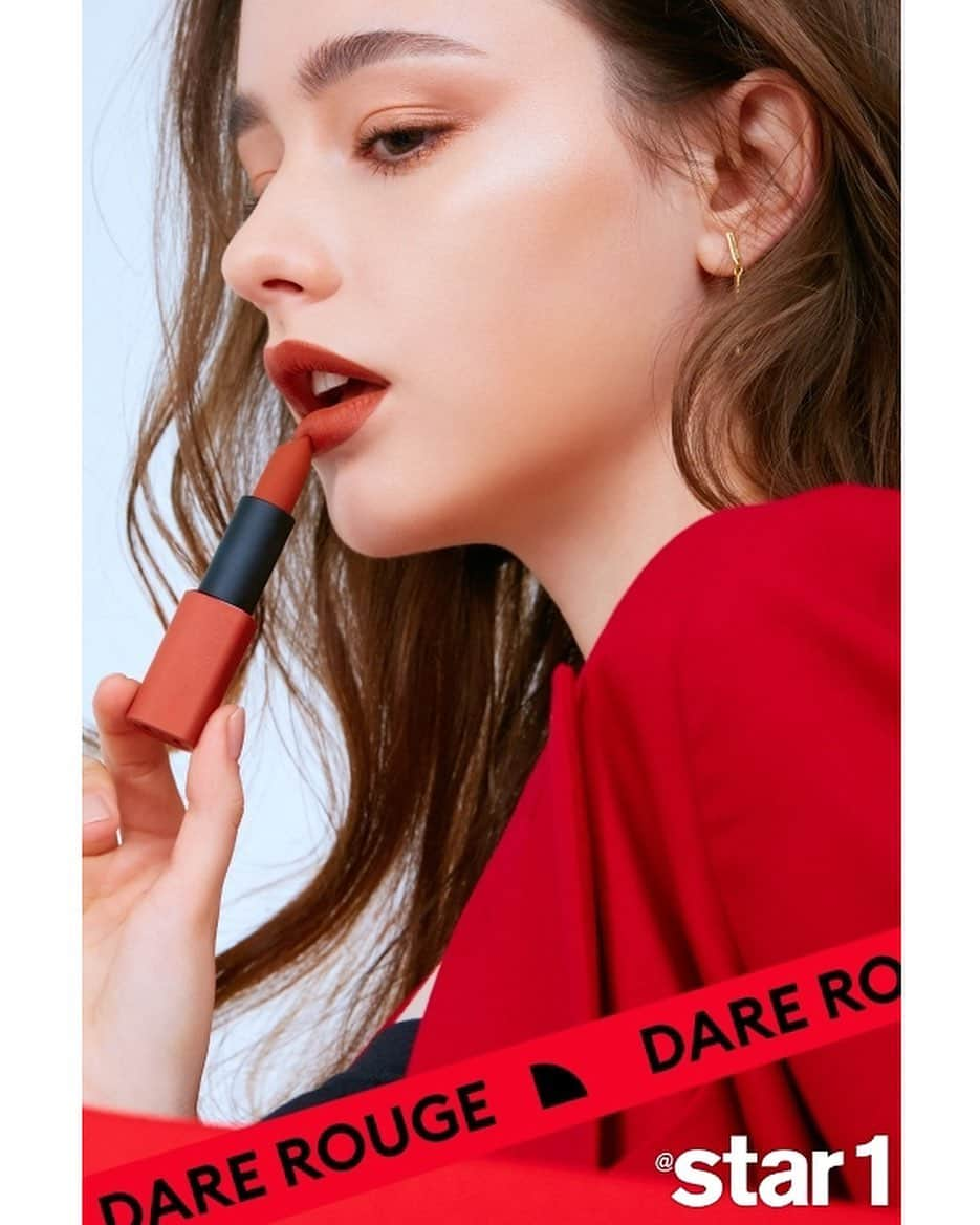 미샤 MISSHAさんのインスタグラム写真 - (미샤 MISSHAInstagram)「- Dare rouge velvet with a global youtuber Dasha Taran. Dasha Taran shares her Dare of the day, DOTD. - @taaarannn 글로벌 유투버 다샤타란과 함께한 미샤 데어루즈 벨벳 그녀가 보여주는 DOTD는? - #미샤 #데어루즈 #데어루즈벨벳 #마라레드」8月30日 18時35分 - missha.official