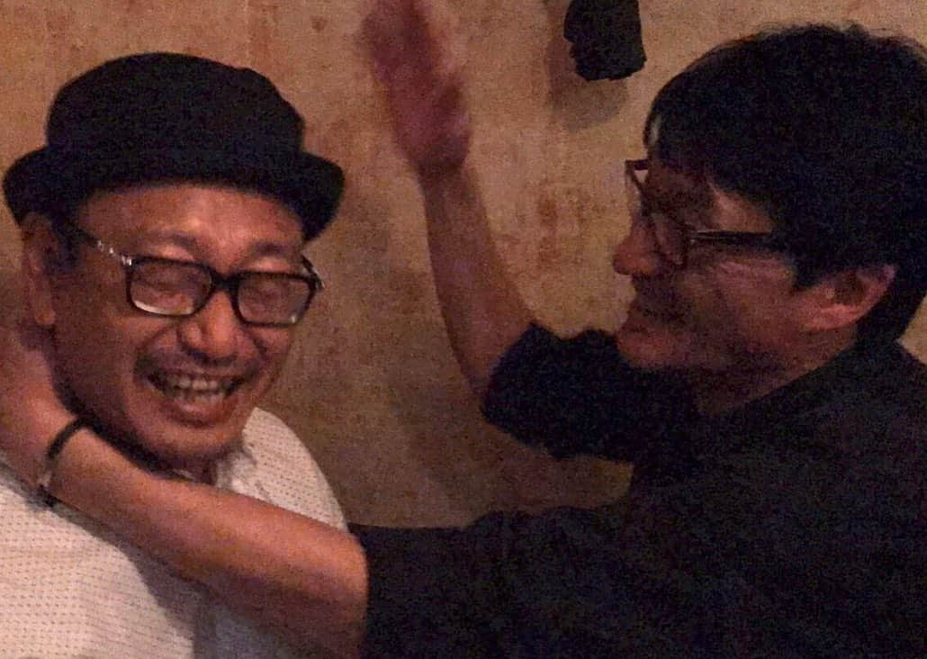 島津健太郎さんのインスタグラム写真 - (島津健太郎Instagram)「昨夜は#小沢和義 さんが来てくれました！#真面目な話 #バカ話 #芝居の話 からの#まさかの #エチュード #最高の時間でした ！ #いゃー楽しかった ！！ やっぱカズさん最高だわ！ #映画 #vシネマ #cinema  #新宿 #歌舞伎町 #たこ焼き #明石焼き #バー #もうこはん」8月30日 18時40分 - k_super_xtreme