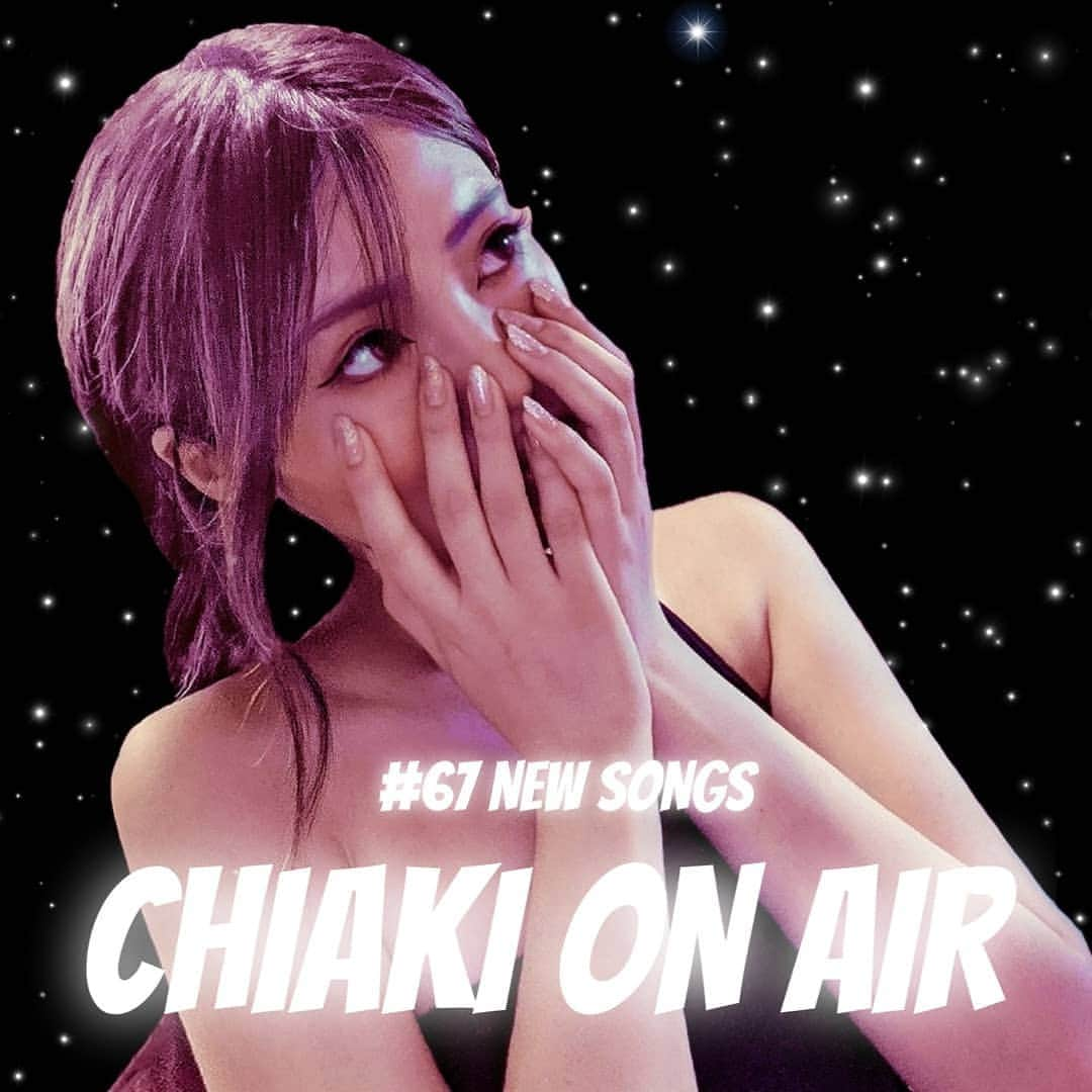 DJ CHIAKIさんのインスタグラム写真 - (DJ CHIAKIInstagram)「☆ CHIAKI ON AIR #67 ・ 今回の一曲目は、 @socialhouse と @arianagrande の "Boyfriend"だよ！ 私もこんな感情になったことあるから すっごい共感できる！みんなはどお？？ ・ この曲について詳しくない人も ミックスの中で、私が説明してるので聴いてね💫 マイキーとアリアナの関係気になるなぁ。。 ・ ・ @gryffinofficial の新曲もいれてるので チェックしてねん😽🎼」8月30日 18時52分 - chiakisingapore