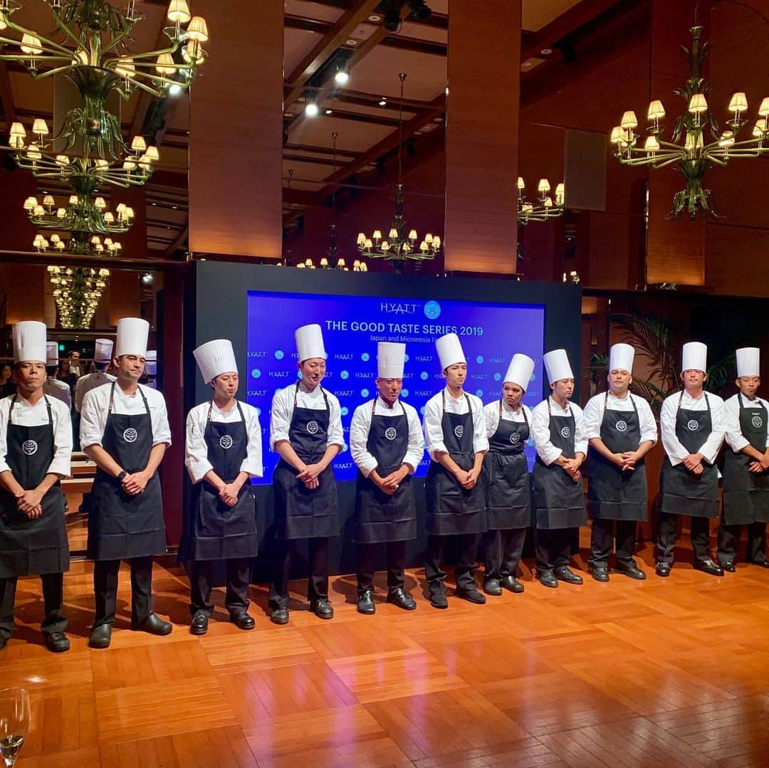 Andaz Tokyo アンダーズ 東京さんのインスタグラム写真 - (Andaz Tokyo アンダーズ 東京Instagram)「Hyatt’s annual The Good Taste Series culinary competition returns! 11 chefs from Japan and Micronesia gathered for an intense 6-hour battle using surprise black box ingredients 👨🏻‍🍳 Congratulations to this year’s winner from #hyattregencykyoto Chef Daichi Kondo! 🎉  #thegoodtasteseries #hyatt  #ハイアット#シェフ  ハイアットの日本、ミクロネシアのシェフ代表が一堂に会し、料理の腕前を競うThe Good Taste Series🏅今年は11名のシェフが前日発表になった素材を駆使して美味しい料理を作り上げました😋今年の優勝はハイアットリージェンシー 京都の近藤大地シェフ👨‍🍳おめでとう🏆」8月30日 18時53分 - andaztokyo