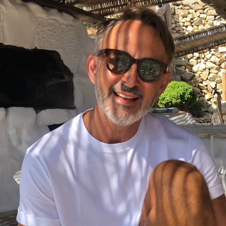 のインスタグラム：「Live The Moment #time #love #appreciatinglife」