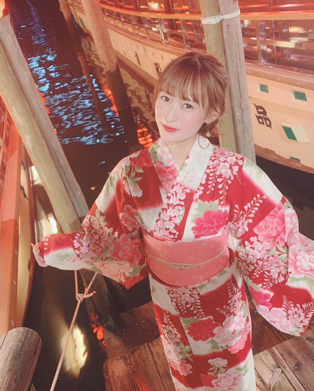 三浦亜莉沙さんのインスタグラム写真 - (三浦亜莉沙Instagram)「.﻿ スカイツリー綺麗だった〜☺️🌉❤️✨﻿ .﻿ .﻿ 東京オリンピック2020の﻿ 特別ライトアップなんだって✨﻿ .﻿ .﻿ #夏 #屋形船 #浴衣﻿ #スカイツリー #ライトアップ﻿」8月30日 19時47分 - arisa_0720