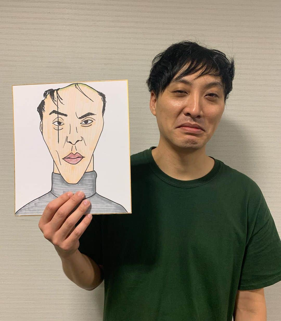 kento fukayaさんのインスタグラム写真 - (kento fukayaInstagram)「【さえない似顔絵40】 爆ノ介さん  #さえない似顔絵 #似顔絵 #イラスト #お笑い #芸人 #よしもと漫才劇場 #爆ノ介 さん #見た目と心が1番ギャップのある男、いや漢。 #でもオフェンスのおかま #3週間程芝居の稽古があったが #その時4000回kfにセクハラをしてきた #kentofukaya」8月30日 19時56分 - kento1989