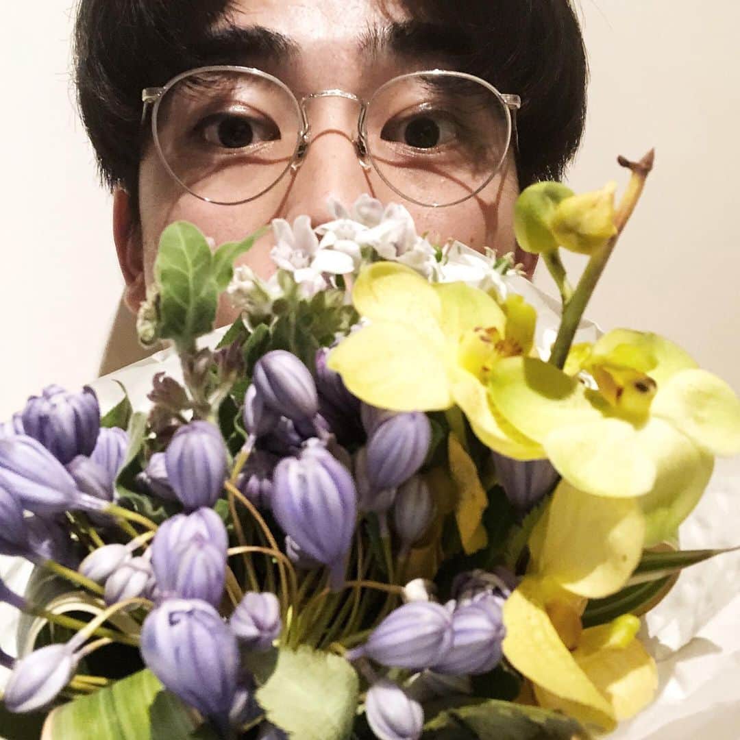 樫尾篤紀さんのインスタグラム写真 - (樫尾篤紀Instagram)「先日ドラマのクランクアップで 頂いたお花ちゃん💐」8月30日 20時27分 - kashioatsuki