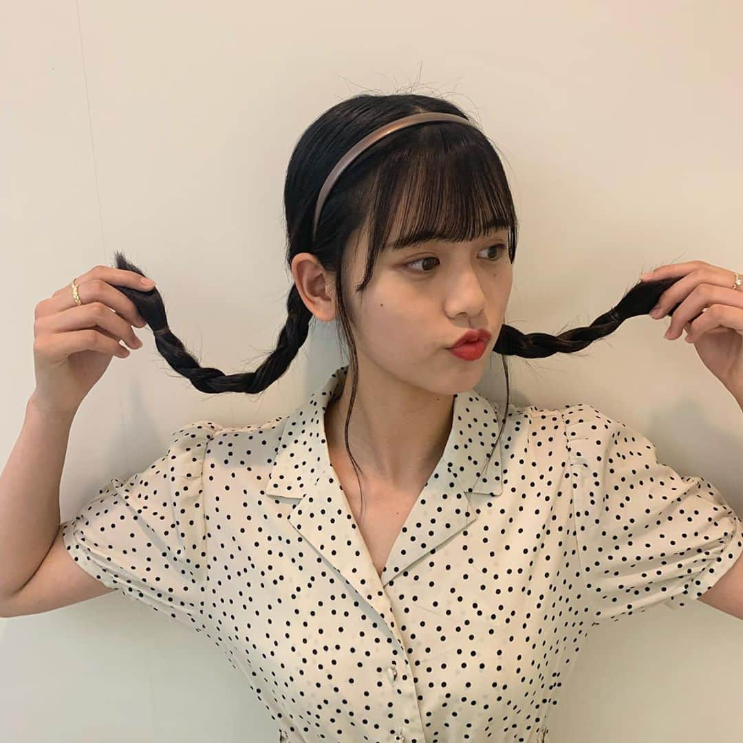 小島里恋のインスタグラム：「髪の毛染めてみたいってつくづく思う( ' ' ) . . . #小島里恋  #오오티디  #인스타그램  #l4l  #모리스타그램  #ヘアアレンジ」