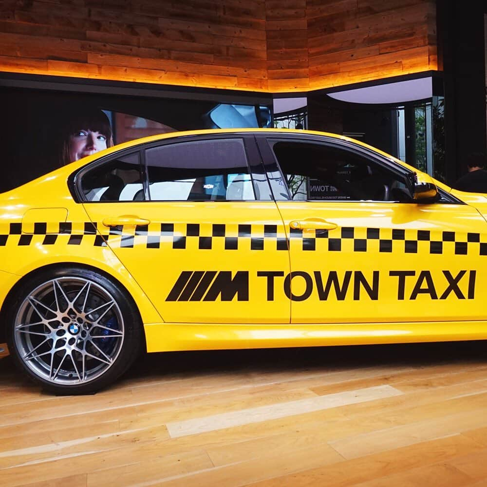 BMW Japanさんのインスタグラム写真 - (BMW JapanInstagram)「. BMW MOTORSPORT FESTIVAL 2019で多くのBMWファンを昂奮の渦に巻き込んだ「M TOWN TAXI」が、東京駅近くのBMW GROUP TERRACEにて特別展示中！ . 「#M_TOWNJP」を付けて投稿すると、M TOWN ステッカーをその場でプレゼントいたします。 . 営業時間などの詳細は、 @bmwjapan アカウントトップのURLをタップ、 BMW公式サイトよりご確認ください。 . ※展示車、展示期間は予告なく変更となる場合があります。 . #BMWMFES #BMWGROUPTERRACE . #BMW #駆けぬける歓び #BMWJapan #BMWWorld #BMWPost #BMWgram #BMWlovers #BMWlife #BMWlove #BMWforlife #BMWcar .」8月30日 20時51分 - bmwjapan