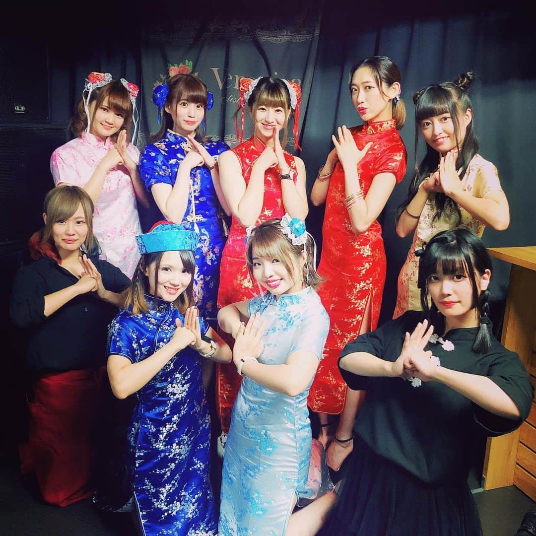 のインスタグラム：「#チャイナタウン と見せかけた下北沢！w 這裡是下北澤！ ・ ・ ・ #歡迎光臨 #你好 #下北沢 #チャイナドレス #チャイナ服 #コスプレ #コスプレ衣装 #japanesegirls」