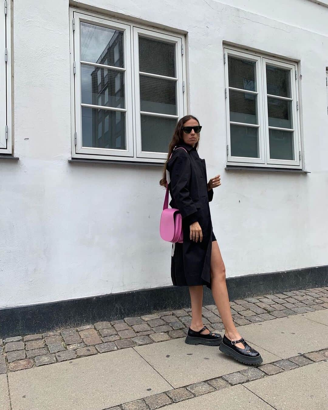 マリメッコさんのインスタグラム写真 - (マリメッコInstagram)「Have you found your favorite from our new collection of leather bags yet? The gorgeous Erika Boldrin is wearing the pink Salli bag. Inspired by our archives, the Salli saddle bag is a staple reinvented. Explore the new collection at marimekko.com and in-store. Share your style at #marimekko 💕」8月30日 20時46分 - marimekko