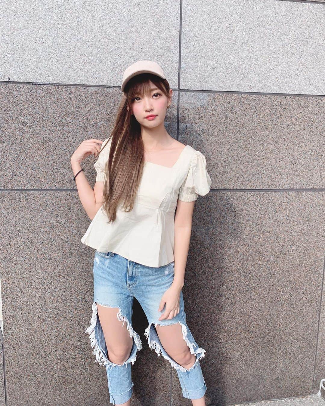 いっちゃん/嶋津 いつみのインスタグラム：「. . ちょっとでもスタイル良く見せたいから 最近は必ず @gyugyugyu_lme の #骨盤ショーツを下に仕込んでる🤓✨ . . . . お洋服にも全然響かへんし、 メッシュになってるから暑さも気にならへんよ🙋🏼‍♀️ . . . . . この頃はスキンケアやメイクだけじゃなくて ボディケアにも興味津々👀🌈💕 . . . . . . #ギュギュギュ #スタイルアップ #ボディケア . #関西  #関西サロモ  #サロンモデル #サロモ #いっちゃん  #フリーモデル #関西モデル  #あざといっちゃん #かわいっちゃん #いっちゃんコーデ」