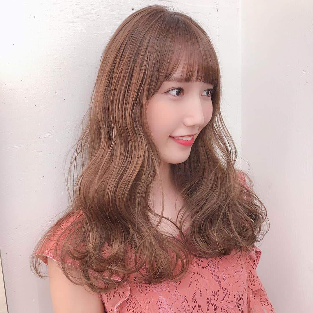 田中菜津美さんのインスタグラム写真 - (田中菜津美Instagram)「髪色可愛くなったよ💕 . 茶の木さん命名 『残りの夏楽しんじゃおうぜカラー』 (ダサ)🤣 . お気に入り🙋‍♀️💕 . #ootd #hair #haircolor #hairstyles  #highlight #ハイライト @chanonbabyboy」8月30日 20時59分 - natsumitanaka_0810