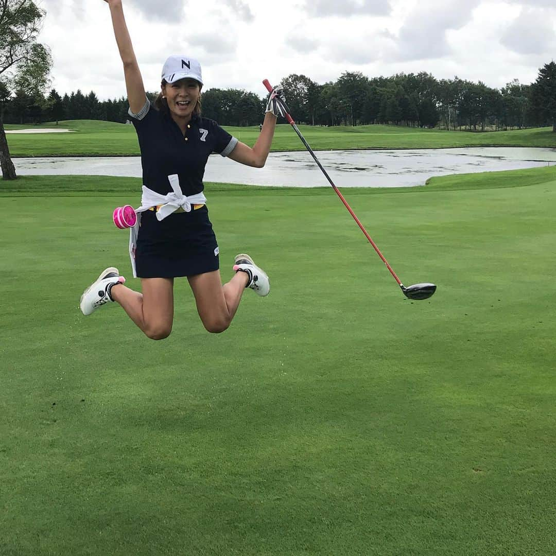 相川友希さんのインスタグラム写真 - (相川友希Instagram)「ラウンド⛳️ #ゴルフ #golf #北海道 #海外ゴルフみたい #大きい #大自然 #女子プロ見てからラウンド #飛行機までラウンド  #ハーフ #リア中か #急遽 #北海道はでっかいどう #ゴルフは初心者からやり直し #リベンジ #golf好き #ゴルフ好き #下手くそ #スイング #スイング改造  予定変更♪ #海より山 #8月終わる #9月海へ行きたい」8月30日 21時07分 - yuki923a