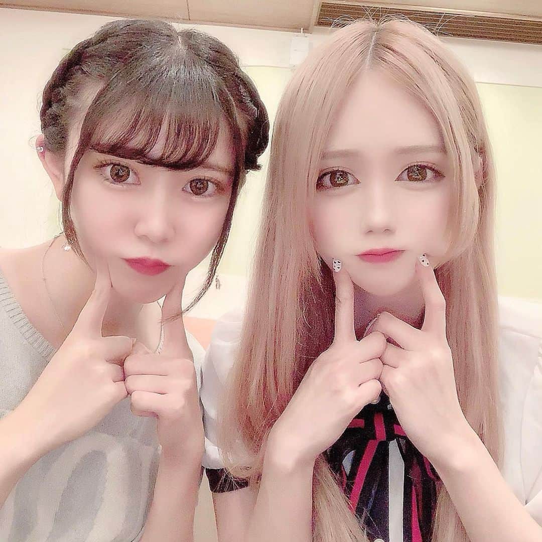 のインスタグラム：「﻿ 久しぶりに会えた❤﻿ ︎色々頑張っててすごい🥺﻿ ずっと仲良くしてくれて嬉しい❤﻿ ︎⚠︎男の人からのコメント.dmいらないです。送ってきた人ブロックします。」