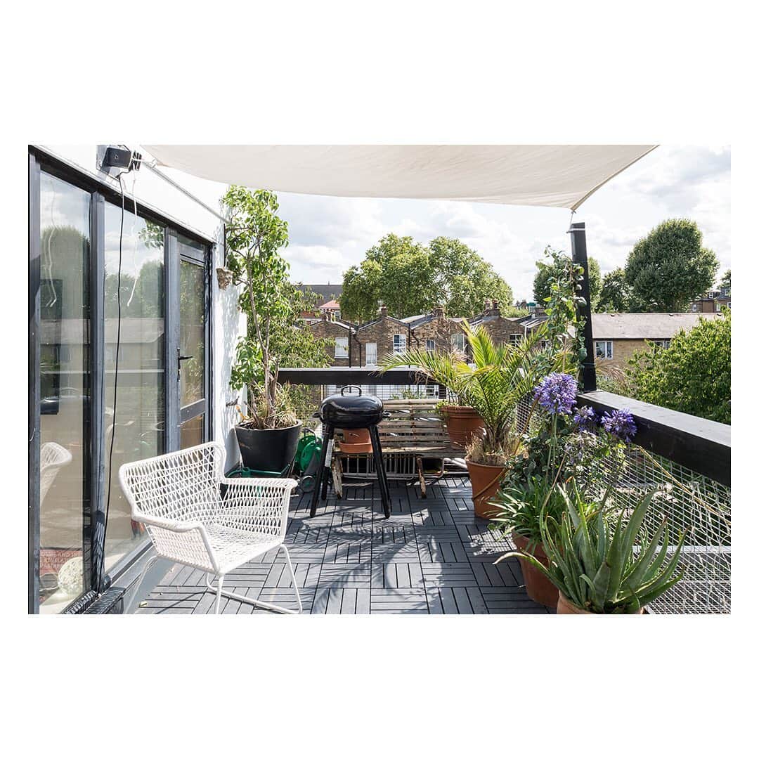 The Modern Houseさんのインスタグラム写真 - (The Modern HouseInstagram)「#forsale ‘Who am I to say, but it’s beautiful’: a rare opportunity to own a duplex apartment on Neave Brown’s Dunboyne Road Estate. Link in our bio for the sales particulars.」8月30日 21時07分 - themodernhouse